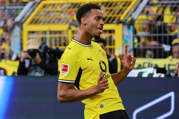 Dortmund, Deutschland: 12.09.2026 - 1. Bundesliga 2026 27 - 3. Spieltag - Borussia Dortmund vs. SC Paderborn Im Bild: Torschütze Felix Nmecha (BVB) macht das Tor zum 2:0 für Dortmund und jubelt (DFL DFB REGULATIONS PROHIBIT ANY USE OF PHOTOGRAPHS as IMAGE SEQUENCES and or QUASI-VIDEO) *** *** Dortmund, Germany September 12, 2026, Bundesliga 2026-27, Matchday 3: Borussia Dortmund vs. SC Paderborn. Pictured: Goal scorer Felix Nmecha of BVB scores the 2-0 goal for Dortmund and celebrates. DFL and DFB regulations prohibit any use of photosOGRAPHS as IMAGE SEQUENCES and or QUASI-VIDEO *** Copyright: HMBxMedia MadeleinexFantini