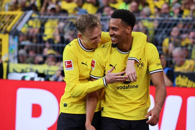 Dortmund, Deutschland: 12.09.2026 - 1. Bundesliga 2026 27 - 3. Spieltag - Borussia Dortmund vs. SC Paderborn Im Bild: v.li. der Zweite Torschütze Felix Nmecha (BVB) macht das Tor zum 2:0 für Dortmund und jubelt mit Maximilian Beier (BVB) (DFL DFB REGULATIONS PROHIBIT ANY USE OF PHOTOGRAPHS as IMAGE SEQUENCES and or QUASI-VIDEO) *** *** Dortmund, Germany, September 12, 2026, Bundesliga 1, 2026–27, Matchday 3: Borussia Dortmund vs. SC Paderborn. Pictured, from left: the second goal scorer, Felix Nmecha (BVB), scores the 2–0 goal for Dortmund and celebrates with Maximilian Beier (BVB). DFL, DFB REGULATIONS PROHIBIT ANY USE OF PHOTOGRAPHS AS IMAGE SEQUENCES AND OR QUASI-VIDEO *** Copyright: HMBxMedia MadeleinexFantini