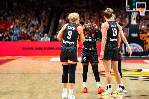 German team during a huddle, Emma Eichmeyer (Germany), 09, Alexis Peterson (Germany), 01, Leonie Fiebich (Germany), 13, Frieda Buehner (Germany), 20, GER, France vs. Germany, Basketball, 2026 FIBA Women s World Cup, Semifinal, September 12, 2026 GER, France vs. Germany, Basketball, 2026 FIBA Women’s World Cup, Semifinal, September 12, 2026 Berlin Copyright: xEibner-Pressefoto MaxxVincenx EP_MVN