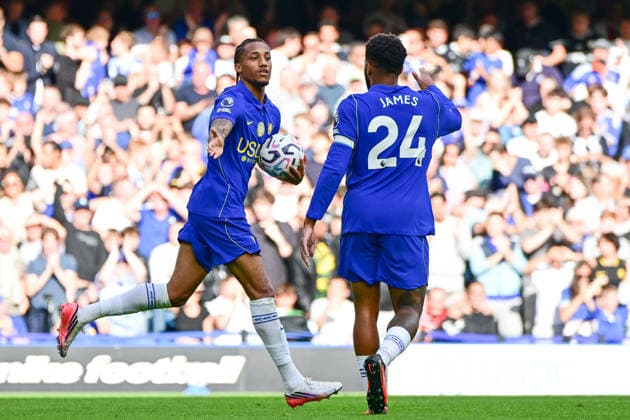 Chelsea v Hull City, Premier League GOAL Chelsea forward Joao Pedro (9) scores a goal and celebrates with Chelsea defender Reece James (24) 2-2 during the Premier League match between Chelsea and Hull City at Stamford Bridge, London, UK on 12 September 2026. London Stamford Bridge Greater London UK Editorial use only DataCo restrictions apply See www.football-dataco.com , Copyright: xDennisxGoodwinx PSI-24862-0039