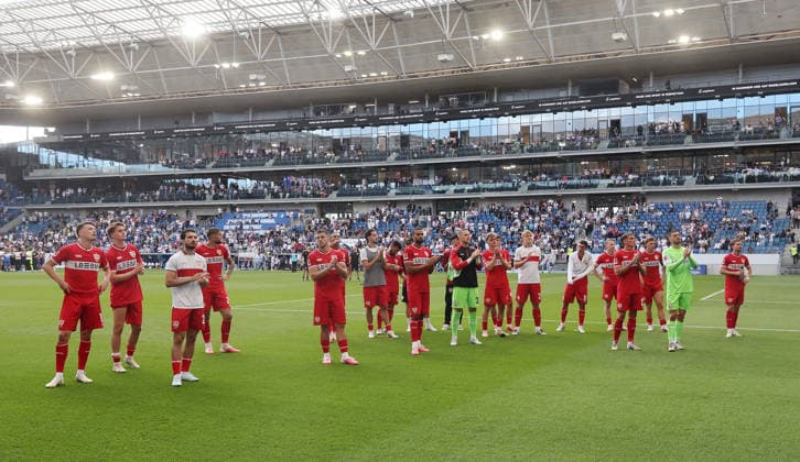 Sinsheim , Fußball Bundesliga TSG 1899 Hoffenheim vs. VfB Stuttgart , Enttäuschung VfB *** Sinsheim, Bundesliga Soccer: TSG 1899 Hoffenheim vs. VfB Stuttgart, Disappointment for VfB
