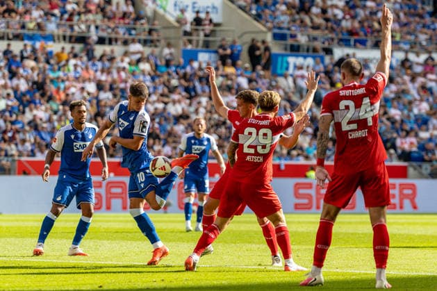 Dynamische Ballmitnahme Adam Hlozek (TSG Hoffenheim, 10) mit Hacke Grischa Proemel (VfB Stuttgart, 21) Finn Jeltsch (VfB Stuttgart, 29) Jeff Chabot (VfB Stuttgart, 24) reklamieren Handspiel, GER, TSG Hoffenheim vs. VfB Stuttgart, Fussball, 1. Bundesliga, 03. Spieltag, Spielzeit 2026 2027, 12.09.2026, DFL DFB REGULATIONS PROHIBIT ANY USE OF PHOTOGRAPHS AS IMAGE SEQUENCES AND OR QUASI-VIDEO, GER, TSG Hoffenheim vs. VfB Stuttgart, Fussball, 1. Bundesliga, 03. Spieltag, Spielzeit 2026 2027, 12.09.2026 Sinsheim *** Adam Hlozek (TSG Hoffenheim) makes a dynamic run with the ball; No. 10 Grischa Proemel (VfB Stuttgart) scores with a backheel; No. 21 Finn Jeltsch (VfB Stuttgart); No. 29 Jeff Chabot (VfB Stuttgart); No. 24 protests a handball call, GER, TSG Hoffenheim vs. VfB Stuttgart, Soccer, Bundesliga 1, Matchday 3, 2026–2027 Season, September 12, 2026, DFL and DFB regulations prohibit any use of photographs as image sequences and or quasi-video, GER, TSG Hoffenheim vs. VfB Stuttgart, Soccer, Bundesliga 1, Matchday 3, 2026–2027 Season, September 12, 2026, Sinsheim Copyright: xEibner-Pressefoto JanixPlessx EP_JPL