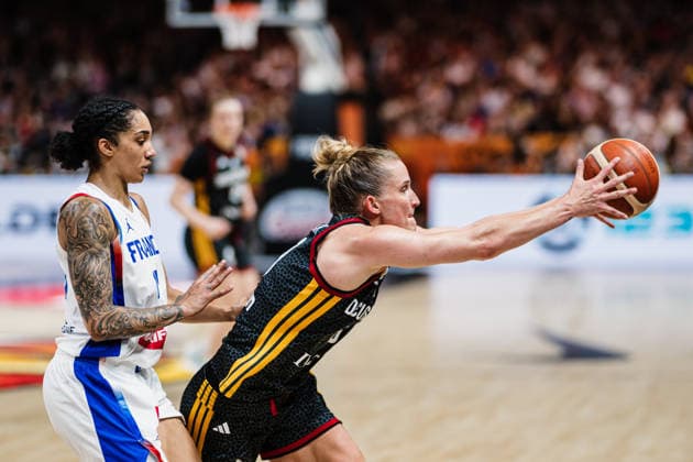 FIBA Women’s Basketball World Cup 2026: France vs. Germany, September 12, 2026; Leonie Fiebich (Germany), 13; Gabby Williams (France), 15; Basketball; FIBA Women’s Basketball World Cup 2026; Final Phase, Semifinal: France vs. Germany on September 12, 2026, at the Uber Arena, Berlin Copyright: xBEAUTIFULxSPORTS Tonhäuserx