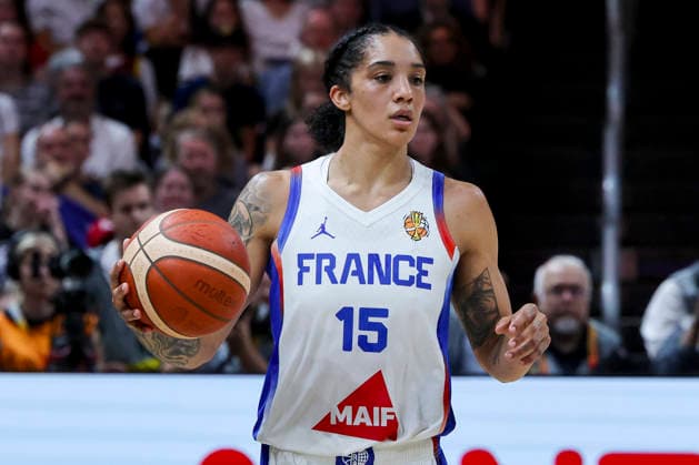 Gabby Williams of France controls the ball during the FIBA Women s Basketball World Cup Germany 2026 semifinal match between France and Germany at the Berlin Arena on September 12, 2026, in Berlin, Germany. Photo by Marco Steinbrenner, DeFodi Images