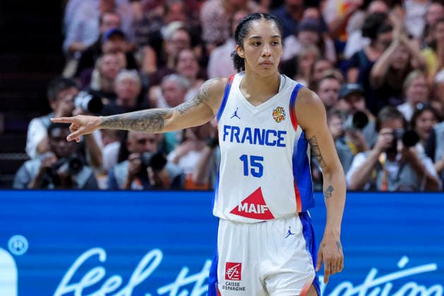 Gabby Williams of France gestures during the FIBA Women s Basketball World Cup Germany 2026 semifinal match between France and Germany at the Berlin Arena on September 12, 2026, in Berlin, Germany. Photo by Marco Steinbrenner, DeFodi Images