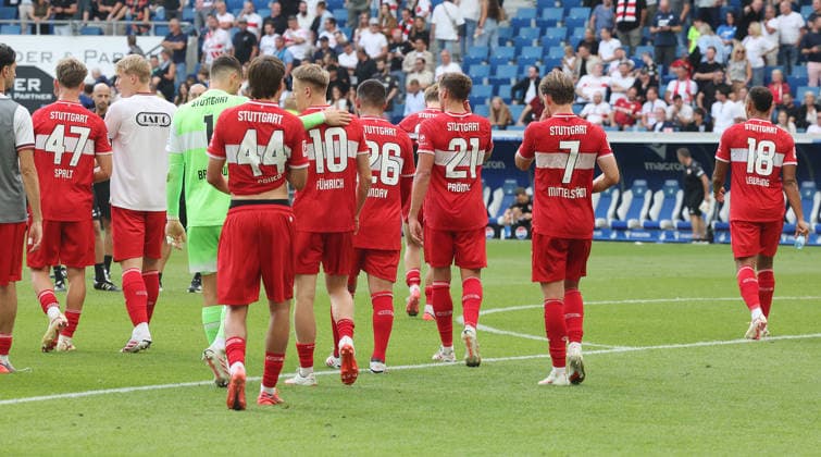 Sinsheim , Fußball Bundesliga TSG 1899 Hoffenheim vs. VfB Stuttgart , Enttäuschung VfB *** Sinsheim, Bundesliga Soccer: TSG 1899 Hoffenheim vs. VfB Stuttgart, Disappointment for VfB