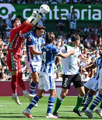 ESP LaLiga EA Sports: Racing Santander vs. Deportivo Alavés. Antonio Sivera of Alavés during the LaLiga EA Sports match between Racing Santander and Deportivo Alavés, played at Campos de Sport de El Sardinero Stadium in Cantabria on September 12, 2026, in Spain. Spanish Soccer Copyright: xAgenciaxLOFx