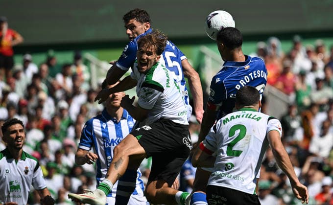 ESP LaLiga EA Sports: Racing Santander vs. Deportivo Alavés. Pablo García of Racing during the LaLiga EA Sports match between Racing Santander and Deportivo Alavés, played at Campos de Sport de El Sardinero Stadium in Cantabria on September 12, 2026, in Spain. Spanish Soccer Copyright: xAgenciaxLOFx