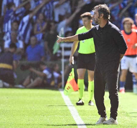 ESP LaLiga EA Sports: Racing Santander vs. Deportivo Alavés; Quique Sánchez Flores of Alavés during the LaLiga EA Sports match between Racing Santander and Deportivo Alavés, played at Campos de Sport de El Sardinero Stadium in Cantabria on September 12, 2026, in Spain; Spanish Soccer Copyright: xAgenciaxLOFx
