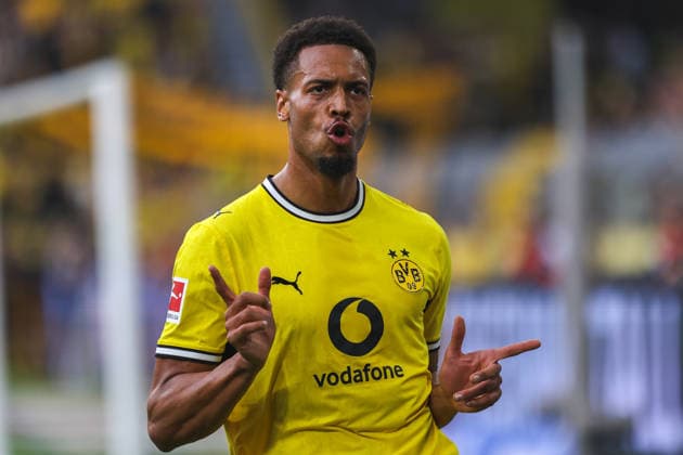2026.09.12, xkwix, Fußball, Bundesliga, Borussia Dortmund - SC Paderborn 07, Signal Iduna Park, 3.Spieltag, Saison 2026 2027: Torjubel beim 2:0 durch Felix Nmecha (Borussia Dortmund 8) der gestikuliert mit Fingern DFB regulations prohibit any use of photographs as image sequences and or quasi-video. Photo: xKamilxWilkowskixPressefotoKochx Nordrhein-Westfalen Deutschland *** September 12, 2026, xkwix, Soccer, Bundesliga, Borussia Dortmund vs. SC Paderborn 07, Signal Iduna Park, Matchday 3, 2026–2027 Season: Felix Nmecha of Borussia Dortmund (No. 8) celebrates the 2–0 goal by gesturing with his fingers. DFB regulations prohibit any use of photographs as image sequences and or quasi-video. Photo: xKamilxWilkowskixPressefotoKochx, North Rhine-Westphalia, Germany