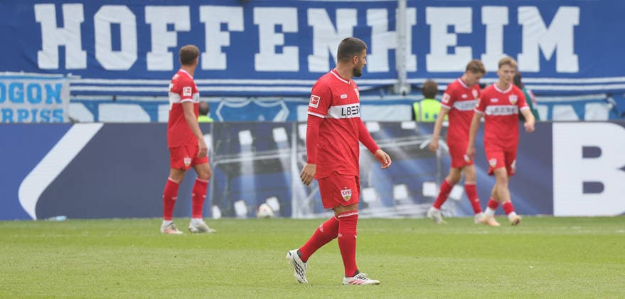 Sinsheim , Fußball Bundesliga TSG 1899 Hoffenheim vs. VfB Stuttgart , Enttäuschung VfB , Deniz Undav *** Sinsheim, Bundesliga Soccer: TSG 1899 Hoffenheim vs. VfB Stuttgart, Disappointment for VfB, Deniz Undav