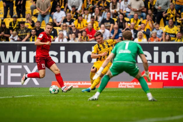 Submitted by Matti Wagner, Alemannia Aachen, 03–2 0 by Mika Schroers, Alemannia Aachen, 27 TSV Alemannia Aachen vs. SSV Jahn Regensburg, Soccer, 3rd Division, Matchday 5, 2026–2027 Season, September 12, 2026 DFB regulations prohibit any use of photographs as image sequences and or quasi-video TSV Alemannia Aachen vs. SSV Jahn Regensburg, soccer, 3rd Division, Matchday 5, 2026–2027 Season, September 12, 2026, Aachen Copyright: xEibner-Pressefoto J.xDerondeaux EP_JDU