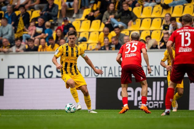 Danilo Wiebe, Alemannia Aachen, 28 with the ball, TSV Alemannia Aachen vs. SSV Jahn Regensburg, soccer, 3rd Division, Matchday 5, 2026–2027 season, September 12, 2026 DFB regulations prohibit any use of photographs as image sequences and or quasi-video TSV Alemannia Aachen vs. SSV Jahn Regensburg, soccer, 3rd Division, Matchday 5, 2026–2027 Season, September 12, 2026, Aachen Copyright: xEibner-Pressefoto J.xDerondeaux EP_JDU