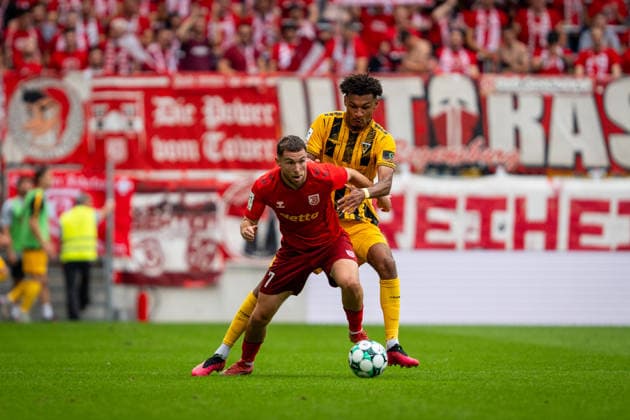 Joel da Silva Kiala (Alemannia Aachen), 37, vs. Oscar Schoenfelder (SSV Jahn Regensburg), 07; TSV Alemannia Aachen vs. SSV Jahn Regensburg, Soccer, 3rd Division, Matchday 5, 2026–2027 Season, September 12, 2026 DFB regulations prohibit any use of photographs as image sequences and or quasi-video TSV Alemannia Aachen vs. SSV Jahn Regensburg, soccer, 3rd League, Matchday 5, 2026–2027 Season, September 12, 2026, Aachen Copyright: xEibner-Pressefoto J.xDerondeaux EP_JDU