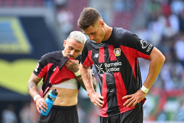 Patrik SCHICK (Bayer Leverkusen) nach Spielende. Enttaeuschung,Frust,enttaeuscht, frustriert,niedergeschlagen, Fussball 1. Bundesliga Saison 2026 2027, 3.Spieltag, Spieltag03, FC Augsburg - Bayer 04 Leverkusen 2-2 am 12.09.2026 , WWK A R E N A. *** Patrik SCHICK, Bayer Leverkusen, after the game: disappointment, frustration, disappointed, frustrated, dejected; Soccer, Bundesliga Season 2026–2027, Matchday 3, Matchday 03, FC Augsburg vs. Bayer 04 Leverkusen 2–2 on September 12, 2026, WWK Arena