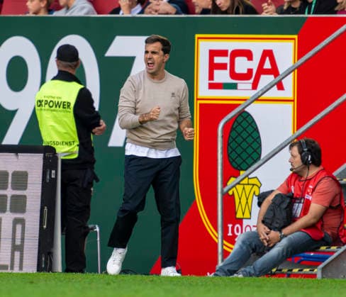 12.09.2026, Fussball Bundesliga 2026 2027, 3.Spieltag, FC Augsburg - Bayer Leverkusen, in der WWK-Arena Augsburg, Trainer Carles Martinez (Bayer Leverkusen) Torjubel ***DFL and DFB regulations prohibit any use of photographs as image sequences and or quasi-video.*** *** September 12, 2026, 2026–2027 Bundesliga, Matchday 3, FC Augsburg vs. Bayer Leverkusen, at the WWK Arena in Augsburg, Coach Carles Martinez, Bayer Leverkusen goal celebration ***DFL and DFB regulations prohibit any use of photographs as image sequences and or quasi-video***