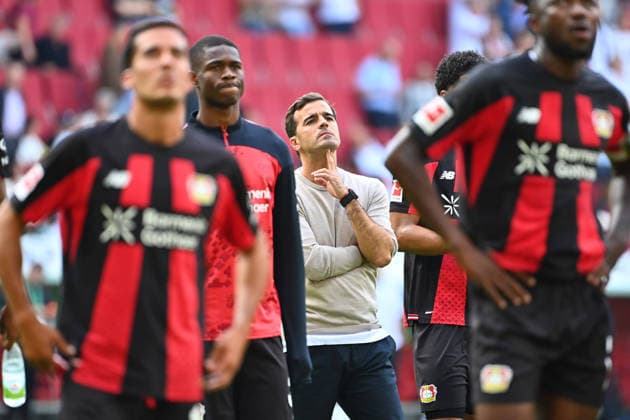 Trainer Carles MARTINEZ (Bayer Leverkusen) nach Spielende.skeptisch,ernst. Fussball 1. Bundesliga Saison 2026 2027, 3.Spieltag, Spieltag03, FC Augsburg - Bayer 04 Leverkusen 2-2 am 12.09.2026 , WWK A R E N A. *** Coach Carles MARTINEZ of Bayer Leverkusen was skeptical after the game; Ernst, Soccer, Bundesliga, 2026–2027 Season, Matchday 3, Matchday 03, FC Augsburg vs. Bayer 04 Leverkusen 2–2 on September 12, 2026, WWK Arena