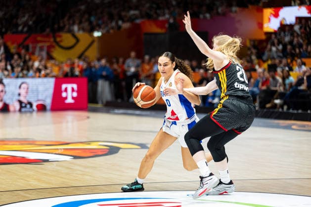 Carla Leite (France), 00, dribbling against Frieda Buehner (Germany), 20, GER, France vs. Germany, Basketball, 2026 FIBA Women s World Cup, Semifinal, September 12, 2026, GER, France vs. Germany, Basketball, FIBA Women’s World Cup 2026, Semifinal, September 12, 2026, Berlin Copyright: xEibner-Pressefoto MaxxVincenx EP_MVN