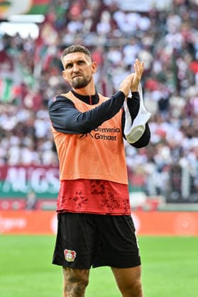 1. Fussball Bundesliga: FC Augsburg - Bayer 04 Leverkusen, 12.09.2026 AUGSBURG, GERMANY; 12. SEPTEMBER: hängende Köpfe der Gäste nach dem 2-2 in Augsburg nach dem Match der Bundesliga zwischen dem FC Augsburg und Bayer 04 Leverkusen am 3. Spieltag in der WWK-Arena DFL REGULATIONS PROHIBIT ANY USE OF PHOTOGRAPHS AS IMAGE SEQUENCES AND OR QUASI-VIDEO Patrik SCHICK (Bayer Leverkusen 14) *** 1 Bundesliga: FC Augsburg vs. Bayer 04 Leverkusen, September 12, 2026, AUGSBURG, GERMANY September 12: Dejected visiting players after the 2–2 draw in Augsburg following the Bundesliga match between FC Augsburg and Bayer 04 Leverkusen on Matchday 3 at the WWK Arena. DFL REGULATIONS PROHIBIT ANY USE OF PHOTOGRAPHS AS IMAGE SEQUENCES AND OR QUASI-VIDEO Patrik SCHICK Bayer Leverkusen 14 Copyright: xBEAUTIFULxSPORTS Goldbergx