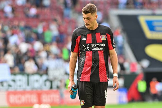 1. Fussball Bundesliga: FC Augsburg - Bayer 04 Leverkusen, 12.09.2026 AUGSBURG, GERMANY; 12. SEPTEMBER: hängende Köpfe der Gäste nach dem 2-2 in Augsburg nach dem Match der Bundesliga zwischen dem FC Augsburg und Bayer 04 Leverkusen am 3. Spieltag in der WWK-Arena DFL REGULATIONS PROHIBIT ANY USE OF PHOTOGRAPHS AS IMAGE SEQUENCES AND OR QUASI-VIDEO Patrik SCHICK (Bayer Leverkusen 14) *** 1 Bundesliga: FC Augsburg vs. Bayer 04 Leverkusen, September 12, 2026, AUGSBURG, GERMANY SEPTEMBER 12: The visitors hang their heads after the 2–2 draw in Augsburg following the Bundesliga match between FC Augsburg and Bayer 04 Leverkusen on Matchday 3 at the WWK Arena. DFL REGULATIONS PROHIBIT ANY USE OF PHOTOGRAPHS AS IMAGE SEQUENCES AND OR QUASI-VIDEO Patrik SCHICK, Bayer Leverkusen 14 Copyright: xBEAUTIFULxSPORTS Goldbergx