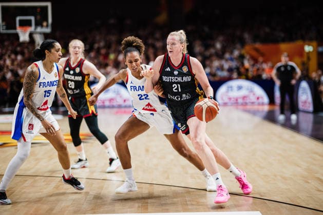 FIBA Women’s Basketball World Cup 2026: France vs. Germany, September 12, 2026; Marie Gülich (Germany, 21) vs. Marieme Badiane (France, 22); Basketball; FIBA Women’s Basketball World Cup 2026; Final Phase, Semifinal: France vs. Germany on September 12, 2026, at the Uber Arena, Berlin Copyright: xBEAUTIFULxSPORTS Tonhäuserx