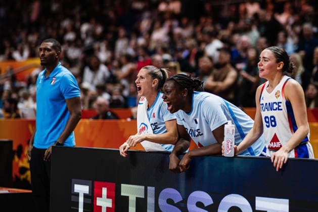 FIBA Women’s Basketball World Cup 2026: France vs. Germany, September 12, 2026; The French bench cheers; CHEERS; Basketball; FIBA Women’s Basketball World Cup 2026; Final Phase, Semifinal: France vs. Germany on September 12, 2026, at the Uber Arena, Berlin Copyright: xBEAUTIFULxSPORTS Tonhäuserx