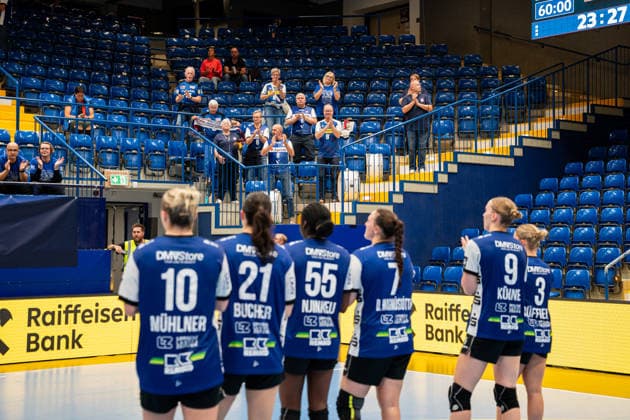 HSG Blomberg Lippe GER vs. Storhamar Handball Elite NOR, Handball, EHF Champions League Women, Group Stage, September 12, 2026, 2026–2027 Season, Lemgo: The players of HSG Blomberg Lippe (GER) thank their fans at the Lemgo Phoenix Contact Arena in Germany
