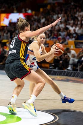 Marine Johannes (France), 23, dribbling past Leonie Fiebich (Germany), 13, GER, France vs. Germany, Basketball, 2026 FIBA Women s World Cup, Semifinal, September 12, 2026, GER, France vs. Germany, Basketball, FIBA Women’s World Cup 2026, Semifinal, September 12, 2026, Berlin Copyright: xEibner-Pressefoto MaxxVincenx EP_MVN