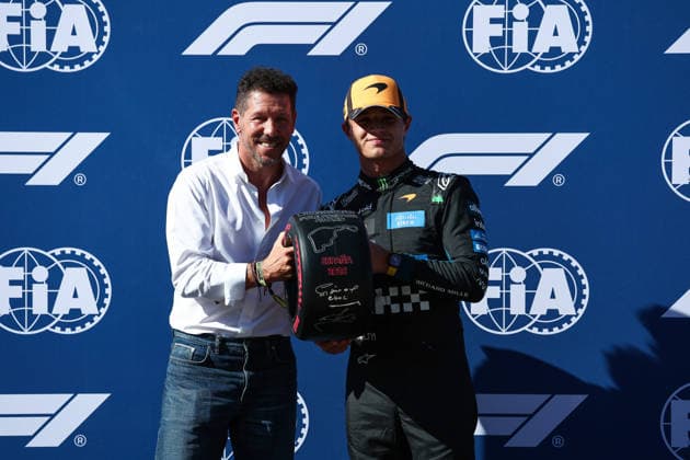 Lando Norris of Great Britain and McLaren and Diego Simeone , Qualifying, F1 Grand Prix of Spain, am 12. September 2026 in Madrid, Spain. (Foto von Diogo Cardoso DeFodi Images) Lando Norris of Great Britain and McLaren and Diego Simeone , Qualifying, F1 Grand Prix of Spain, Madring on September 12, 2026 in Madrid, Spain. (Photo by Diogo Cardoso DeFodi Images) - *** Lando Norris of Great Britain and McLaren and Diego Simeone, Qualifying, F1 Grand Prix of Spain, on September 12, 2026, in Madrid, Spain. Photo by Diogo Cardoso, DeFodi Images. Lando Norris of Great Britain and McLaren and Diego Simeone, Qualifying, F1 Spanish Grand Prix, Madrid, September 12, 2026, in Madrid, Spain. Photo by Diogo Cardoso, DeFodi Images