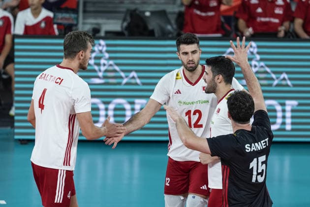 Turkiye v France - CEV EuroVolley 2026 Men CLUJ-NAPOCA, ROMANIA - SEPTEMBER 12: Players of Turkiye celebrate after a point during the CEV EuroVolley 2026 match between Turkiye and France at the BTarena in Cluj-Napoca, Romania, on September 12, 2026. Osmancan Gurdogan Anadolu Cluj-napoca Romania. Editorial use only. Please get in touch for any other usage.  Copyright: x2026xAnadoluxOsmancanxGurdoganx