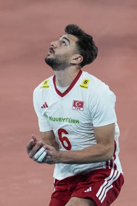 Turkiye v France - CEV EuroVolley 2026 Men CLUJ-NAPOCA, ROMANIA - SEPTEMBER 12: Gokcen Yuksel (6) of Turkiye in action during the CEV EuroVolley 2026 match between Turkiye and France at the BTarena in Cluj-Napoca, Romania, on September 12, 2026. Osmancan Gurdogan Anadolu Cluj-napoca Romania. Editorial use only. Please get in touch for any other usage.  Copyright: x2026xAnadoluxOsmancanxGurdoganx