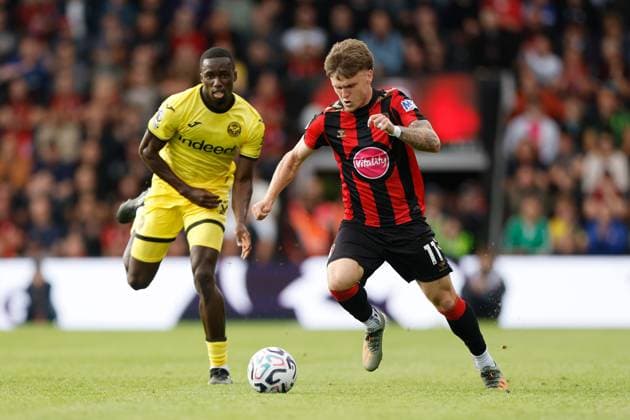 Ben Gannon-Doak of Bouremouth is challenged by Michael Kayode of Brentford AFC Bournemouth v Brentford, Premier League, Football, Football, Vitality Stadium, Bournemouth, UK - 12 Sep 2026Bournemouth Vitality Stadium United Kingdom EDITORIAL USE ONLY No use with unauthorised audio, video, data, fixture lists, club league logos or live services. Online in-match use limited to 120 images, no video emulation. No use in betting, games or single club league player publications.  Copyright: xWillxCooper Shutterstockx 17144545as