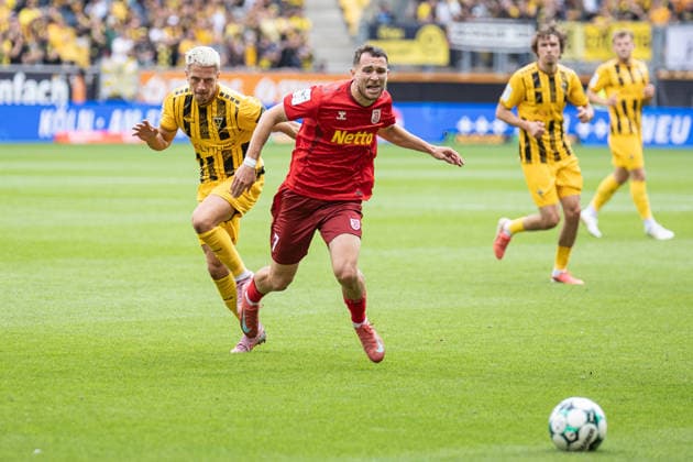 Third Division, Alemannia Aachen vs. SSV Jahn Regensburg, September 12, 2026 Foul by Lukas Scepanik (Alemannia Aachen 7) on Oscar Schönfelder (SSV Jahn Regensburg 7) DFL regulations prohibit any use of photographs as image sequences and or Q‹UASI VIDEO Third Division, Alemannia Aachen vs. SSV Jahn Regensburg, September 12, 2026, Tivoli, Aachen Copyright: xBEAUTIFULxSPORTS Derixx