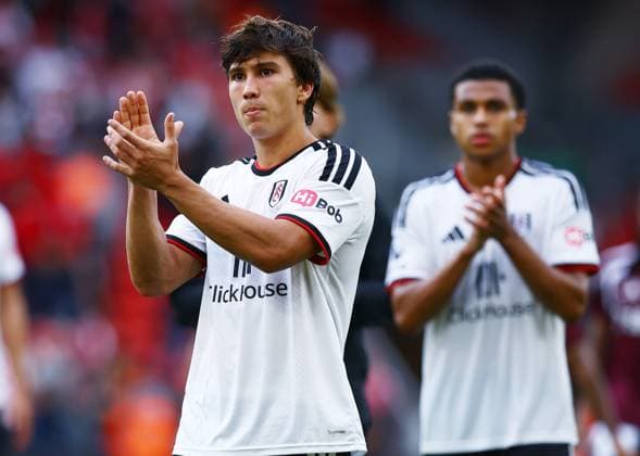 Gonzalo Garcia of Fulham thanks the fans at the end of the match Liverpool v Fulham, Premier League, Football, Football, Anfield, Liverpool, UK - 12 Sep 2026Liverpool Anfield United Kingdom EDITORIAL USE ONLY No use with unauthorised audio, video, data, fixture lists, club league logos or live services. Online in-match use limited to 120 images, no video emulation. No use in betting, games or single club league player publications.  Copyright: xMattxWest Shutterstockx 17144551bu
