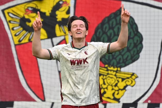 Torjubel Michael GREGORITSCH (FC Augsburg) Jubel,Freude,Begeisterung,,Aktion,Einzelbild, angeschnittenes Einzelmotiv,Halbfigur,halbe Figur. Fussball 1. Bundesliga Saison 2026 2027, 3.Spieltag, Spieltag03, FC Augsburg - Bayer 04 Leverkusen 2-2 am 12.09.2026 , WWK A R E N A. *** Goal celebration: Michael GREGORITSCH, FC Augsburg—celebration, joy, excitement, action, single frame, cropped close-up, half-length portrait, soccer, 1. Bundesliga, 2026–2027 season, Matchday 3, Matchday 03, FC Augsburg vs. Bayer 04 Leverkusen 2–2 on September 12, 2026, WWK Arena