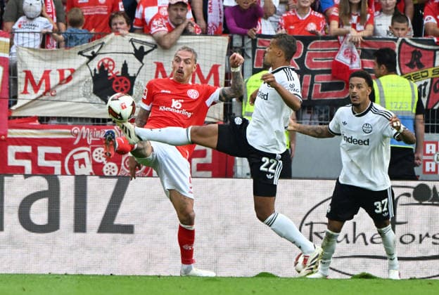 Fussball-Bundesliga - Saison 2026 2027 Mewa-Arena Mainz - 12.09.2026 1. FSV Mainz 05 (mz) - Eintracht Frankfurt (f) 1:3 Phillip TIETZ (1. FSV Mainz 05), li - Timothy CHANDLER (Eintracht Frankfurt) DFL REGULATIONS PROHIBIT ANY USE OF PHOTOGRAPHS AS IMAGE SEQUENCES AND OR QUASI VIDEO EDITORIAL USE ONLY NATIONAL AND INTERNATIONAL NEWS AGENCIES OUT Fussball-Bundesliga - 1. FSV Mainz 05 *** Soccer Bundesliga Season 2026–2027 Mewa Arena Mainz September 12, 2026 1 FSV Mainz 05 vs. Eintracht Frankfurt 1–3 Phillip TIETZ 1 FSV Mainz 05, li Timothy CHANDLER Eintracht Frankfurt DFL REGULATIONS PROHIBIT ANY USE OF PHOTOGRAPHS AS IMAGE SEQUENCES AND OR QUASI-VIDEO; EDITORIAL USE ONLY; NATIONAL AND INTERNATIONAL NEWS AGENCIES EXCLUDED. German Bundesliga 1 FSV Mainz 05