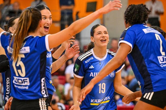 Volleyball Exhibition Match: Allianz MTV Stuttgart vs. VC Kanti Schaffhausen, September 12, 2026; Exhibition Match, Volleyball, Women’s, 2026–2027 Season, Allianz MTV Stuttgart in blue, facing VC Kanti Schaffhausen (CH) in black; cheers for young setter Tea Jerkovic, 19 Copyright: xBEAUTIFULxSPORTS TomxBlochx