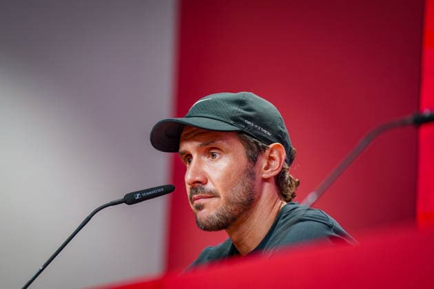 Deutschland: Fussball Bundesliga 2026 - 2027, 3. Spieltag - SC Freiburg vs Borussia Mönchengladbach - Europa-Park-Stadion (Freiburg): Julian Schuster (Trainer, SC Freiburg) Pressekonferenz, Medien, Mimik, Gesichtsausdruck, Emotion *** Germany Soccer Bundesliga 2026–2027, Matchday 3: SC Freiburg vs. Borussia Mönchengladbach at Europa-Park Stadium in Freiburg; Julian Schuster, SC Freiburg Coach; Press Conference; Media; Facial Expressions; Emotions Copyright: xJOERANxSTEINSIEKx