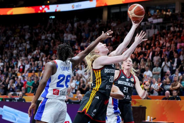 Migna Toure of France and Frieda Buhner of Germany battle for the ball during the FIBA Women s Basketball World Cup Germany 2026 semifinal match between France and Germany at the Berlin Arena on September 12, 2026, in Berlin, Germany. Photo by Marco Steinbrenner, DeFodi Images