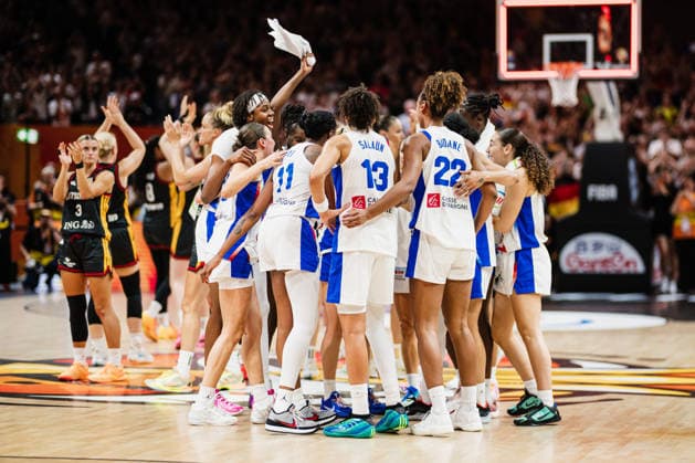FIBA Women’s Basketball World Cup 2026: France vs. Germany, September 12, 2026. The French team celebrates in the center circle. Basketball, FIBA Women’s Basketball World Cup 2026, Final Phase, Semifinal: France vs. Germany on September 12, 2026, at the Uber Arena, Berlin Copyright: xBEAUTIFULxSPORTS Tonhäuserx