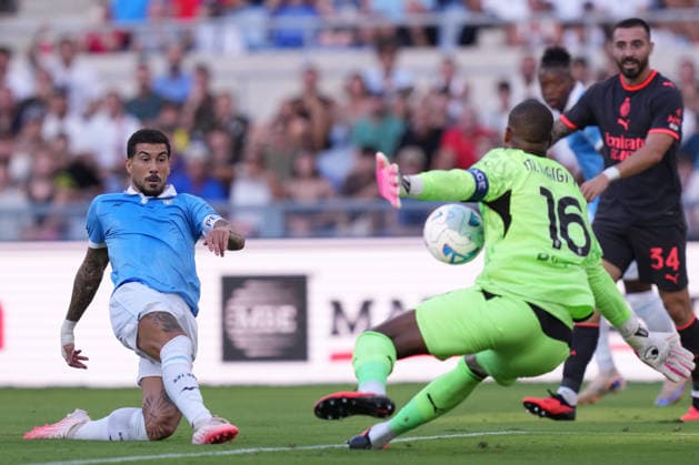 Lazio™s Mattia Zaccagni AC Milan s goalkeeper Mike Maignan during the Serie A EniLive soccer match between Lazio and Milan at the Rome s Olympic stadium, Italy - Saturday September 12, 2026 - Soccer ( Photo by Alfredo Falcone LaPresse )  Copyright: xAlfredoxFalcone LaPressex