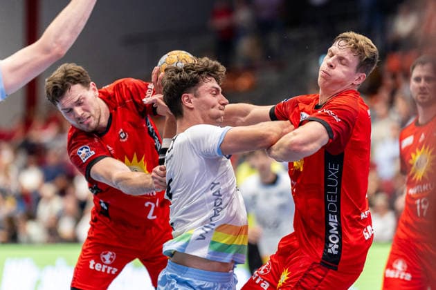 L R Finn Wullenweber, TuS N Luebbecke, 20, Krischa Leis, TSV Bayer Dormagen, 07, Alexander Schulze TuS N Luebbecke, 14 GER, TuS N Luebbecke vs. TSV Bayer Dormagen, Handball, 2nd Bundesliga, Matchday 3, 2026–2027 season, September 12, 2026 GER, TuS N Luebbecke vs. TSV Bayer Dormagen, Handball, 2nd Bundesliga, Matchday 3, 2026–2027 season, September 12, 2026 Luebbecke Copyright: xEibner-Pressefoto JanxRollingerx EP_JSK
