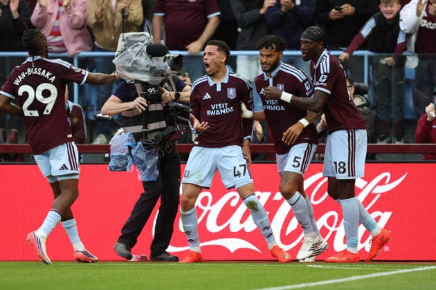 Aston Villa v N Forest 12 September 2026, Aston - Premier League Football - Aston Villa v Nottingham Forest - Alysson of Aston Villa celebrates scoring their equalising goal - Photo: Charlotte Wilson Offside. Aston UK *** Aston Villa gegen Nottingham Forest, 12. September 2026, Aston Premier League Fußball Aston Villa gegen Nottingham Forest Alysson von Aston Villa feiert den Ausgleichstreffer. Foto: Charlotte Wilson Offside Aston UK  Copyright: xCharlottexWilsonx xOffsidexOffside