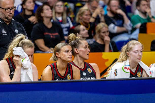 Basketball Berlin, September 12, 2026, FIBA Women’s Basketball World Cup Germany 2026, Semifinal: France (FRA) vs. Germany (GER), Loss: Marie Gülich (Germany), No. 21 Gülich, Alexandra Wilke, Germany; No. 03 Leonie Fiebich, Germany; No. 13 Frida Bühner, Germany; No. 20