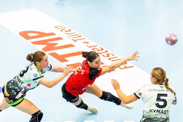 September 12, 2026, GER, Handball, Women, 2026–2027 Season, Alsco 1st Division, Matchday 3, Thüringer HC vs. Frisch Auf Göppingen: Nicola Merz (Frisch Auf Göppingen), Luca Csikos (Thüringer HC), 5, Ann Kynast (Frisch Auf Göppingen), 99947 Bad Langensalza, Salza, Halle, Mehrz Sports Hall, Thuringia, Germany