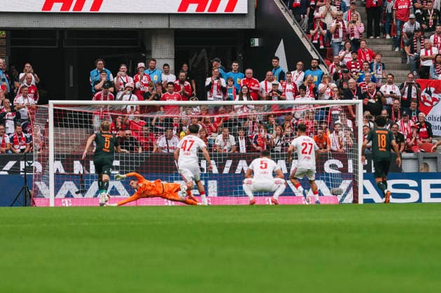 12.09.2026, xjmrgnx, Fussball 1.Bundesliga, 1.FC Koeln - SV Werder Bremen v.l. Karl Hein (1, Bremen) hält den Elfmeter von Thijs Dallinga (27, Koeln) (DFL DFB REGULATIONS PROHIBIT ANY USE OF PHOTOGRAPHS as IMAGE SEQUENCES and or QUASI-VIDEO) Koeln *** September 12, 2026, xjmrgnx, Soccer, Bundesliga 1, 1 FC Cologne vs. SV Werder Bremen: Karl Hein 1, Bremen saves Thijs Dallinga’s penalty kick in the 27th minute, Cologne. DFL and DFB regulations prohibit any use of photographs as image sequences and or quasi-video. Cologne