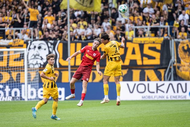 Third Division, Alemannia Aachen vs. SSV Jahn Regensburg, September 12, 2026: Aerial duel between David Philipp (SSV Jahn Regensburg, No. 8) and Petros Bagkalianis (Alemannia Aachen, No. 2). DFL regulations prohibit any use of photographs as image sequences and or Q‹QUASI-VIDEO Third Division, Alemannia Aachen vs. SSV Jahn Regensburg, September 12, 2026, Tivoli, Aachen Copyright: xBEAUTIFULxSPORTS Derixx
