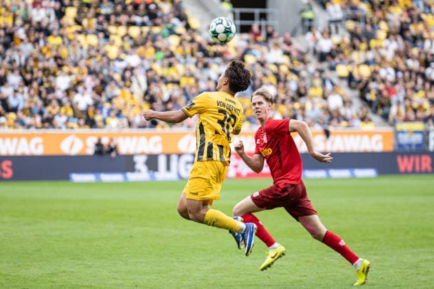 Third Division, Alemannia Aachen vs. SSV Jahn Regensburg, September 12, 2026 Justin von der Hitz (Alemannia Aachen, 30) and Leopold Wurm (SSV Jahn Regensburg, 37) DFL REGULATIONS PROHIBIT ANY USE OF PHOTOGRAPHS AS IMAGE SEQUENCES AND OR Q‹UASI VIDEO Third Division, Alemannia Aachen vs. SSV Jahn Regensburg, September 12, 2026, Tivoli, Aachen Copyright: xBEAUTIFULxSPORTS Derixx