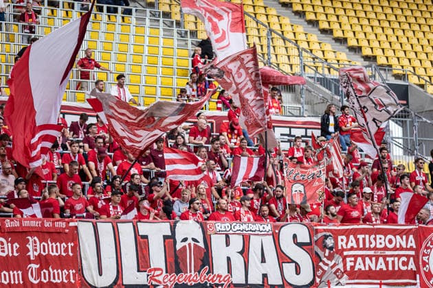 Third Division, Alemannia Aachen vs. SSV Jahn Regensburg, September 12, 2026. The Regensburg fans are creating a lively atmosphere. DFL regulations prohibit any use of photographs as image sequences and or quasi-video. Third Division, Alemannia Aachen vs. SSV Jahn Regensburg, September 12, 2026, Tivoli, Aachen Copyright: xBEAUTIFULxSPORTS Derixx