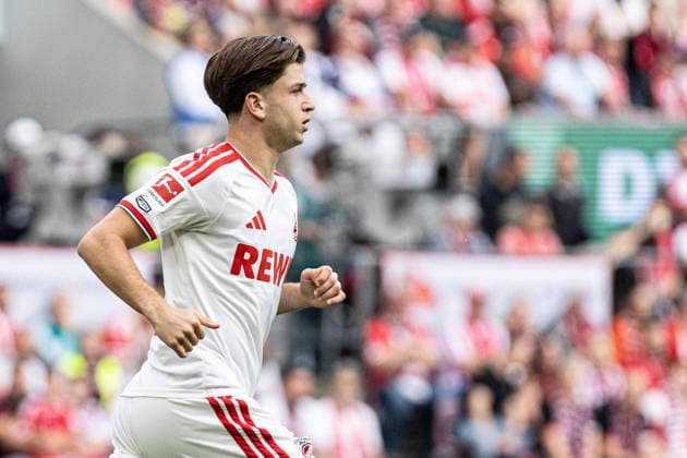 1.Bundesliga: 1. FC Köln - SV Werder Bremen; 12.09.2026 Mikey Moore (1. FC Köln, 47), Auf dem Trikot ist 1st Start Patch, Startelfdebüt-Patch (Topps). 1.Fußball Bundesliga 3. Spieltag: 1. FC Köln - SV Werder Bremen; RheinEnergieStadion, Köln; 12.09.2026 DFL regulations prohibit any use of photographs as image sequences and or quasi video. *** 1 Bundesliga 1 FC Köln SV Werder Bremen September 12, 2026 Mikey Moore 1 FC Köln, 47, The jersey features a 1st Start patch and a Starting Lineup Debut patch. Topps 1 Soccer Bundesliga, Matchday 3: 1 FC Köln vs. SV Werder Bremen at RheinEnergieStadion, Cologne September 12, 2026 DFL regulations prohibit any use of photographs as image sequences and or quasi-video Copyright: xBEAUTIFULxSPORTS Buriakovx